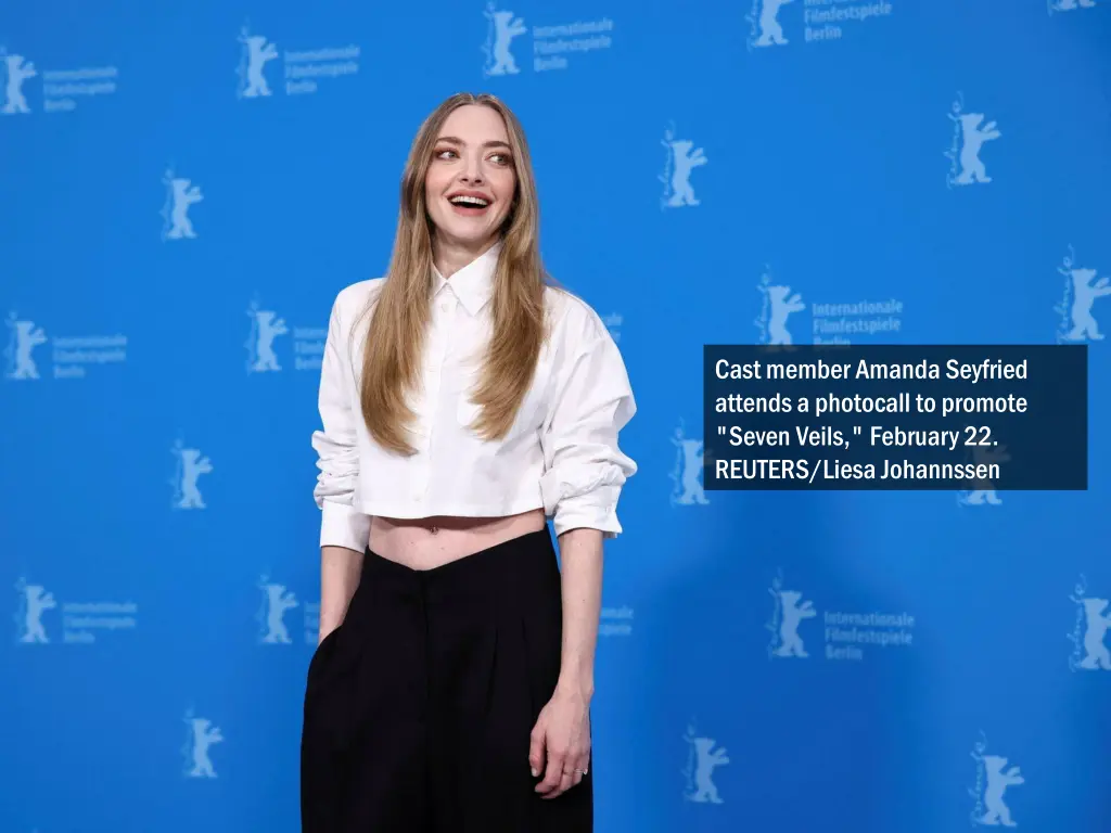 cast member amanda seyfried attends a photocall