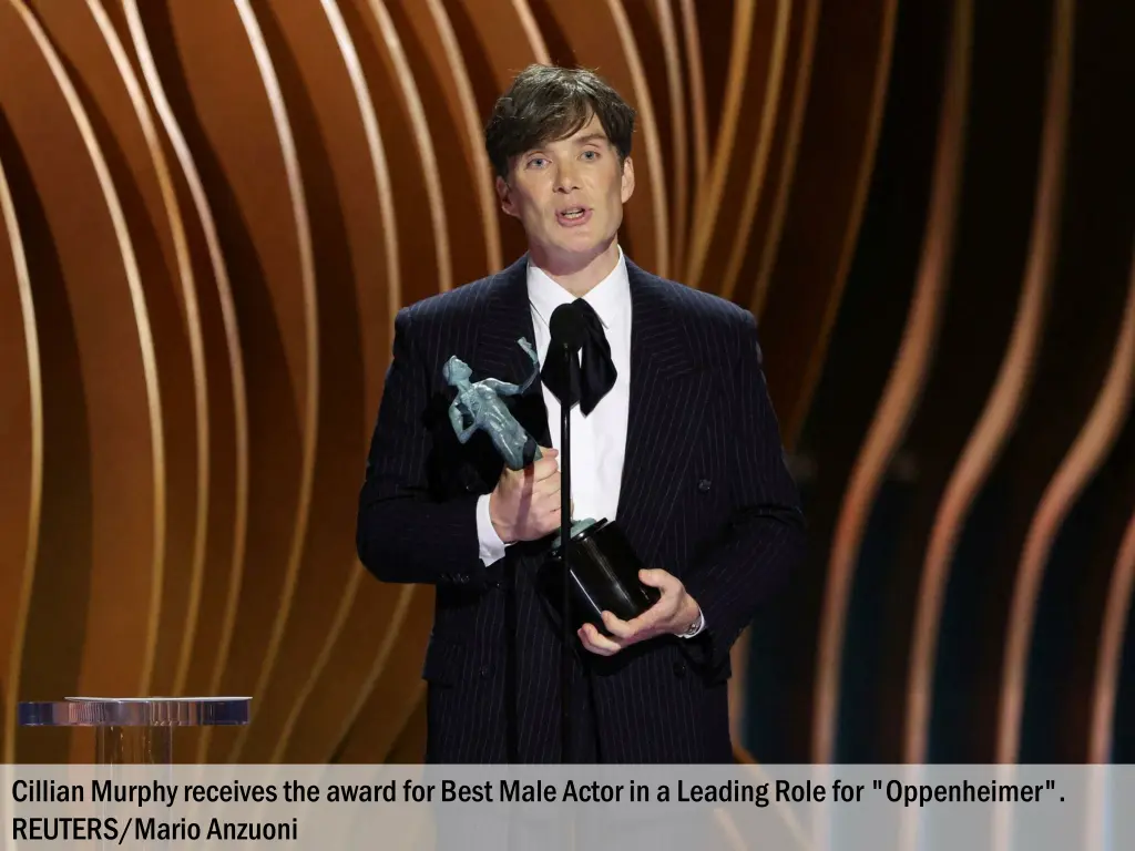 cillian murphy receives the award for best male