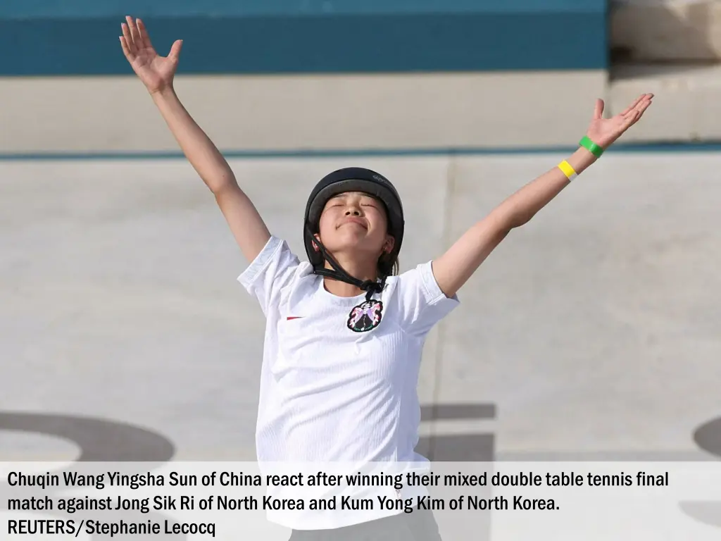 chuqin wang yingsha sun of china react after