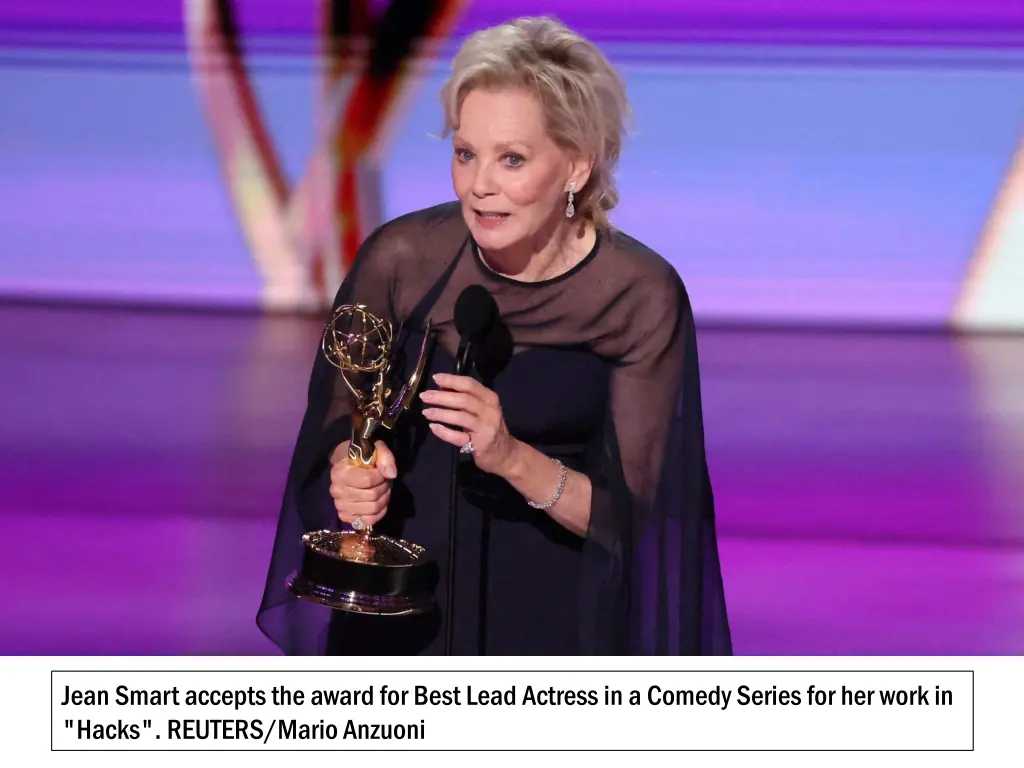 jean smart accepts the award for best lead