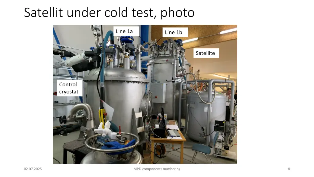 satellit under cold test photo